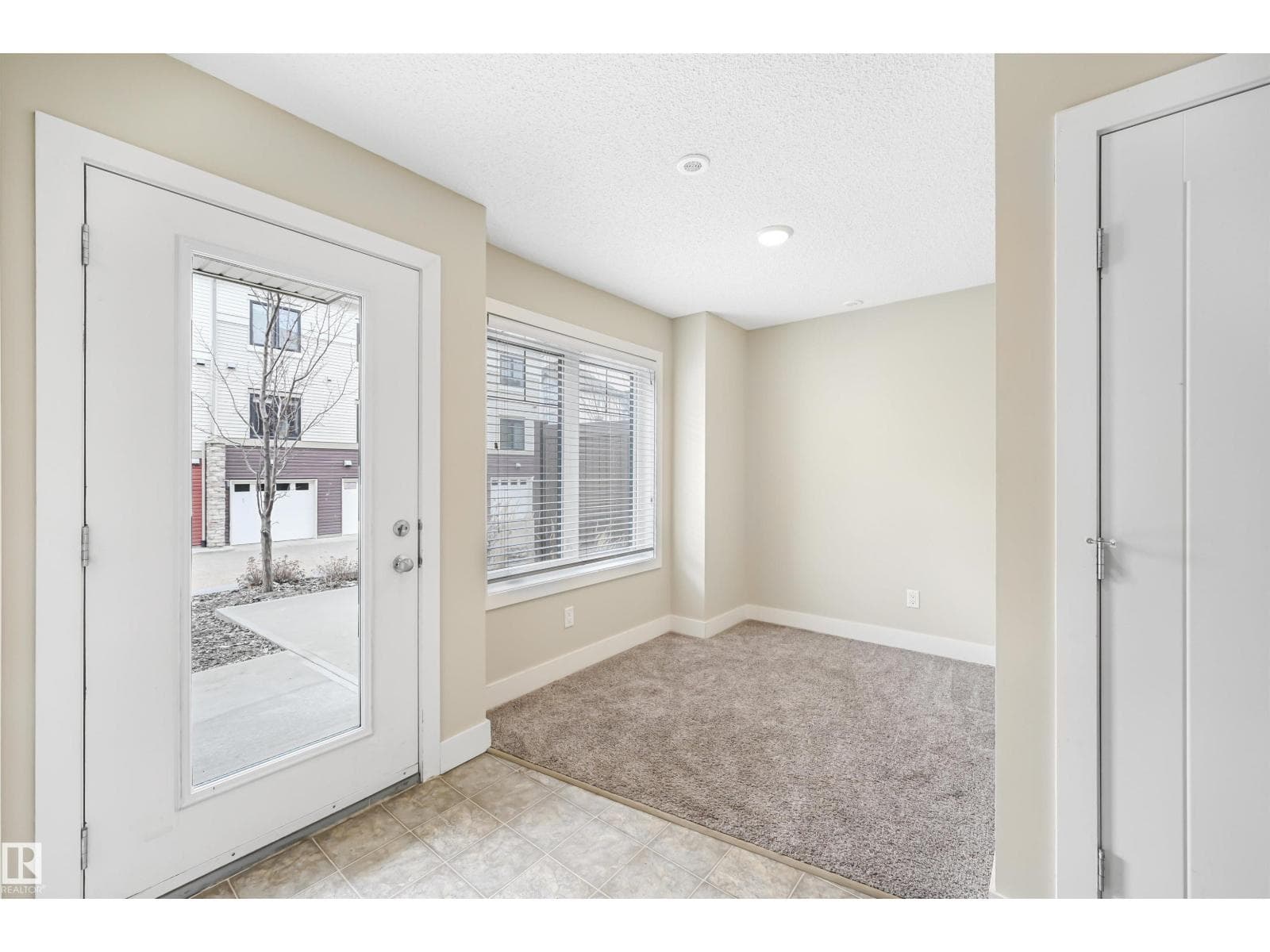#102 804 WELSH DR SW — photo 3