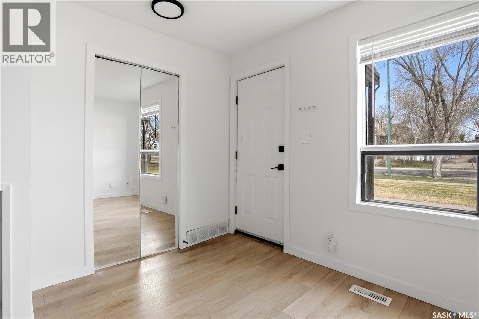 6501 Rochdale BOULEVARD — photo 2