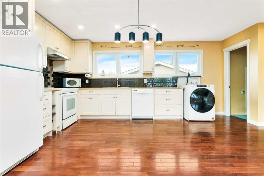 5 Freemont Close — photo 3