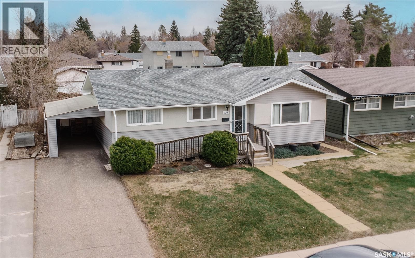 134 MacLean CRESCENT
