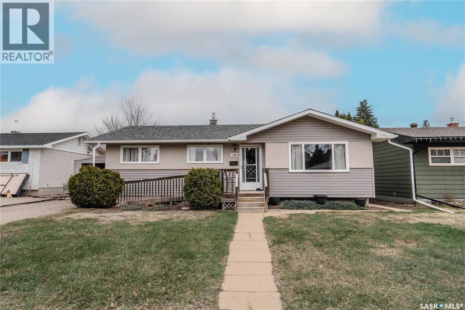 134 MacLean CRESCENT — photo 2