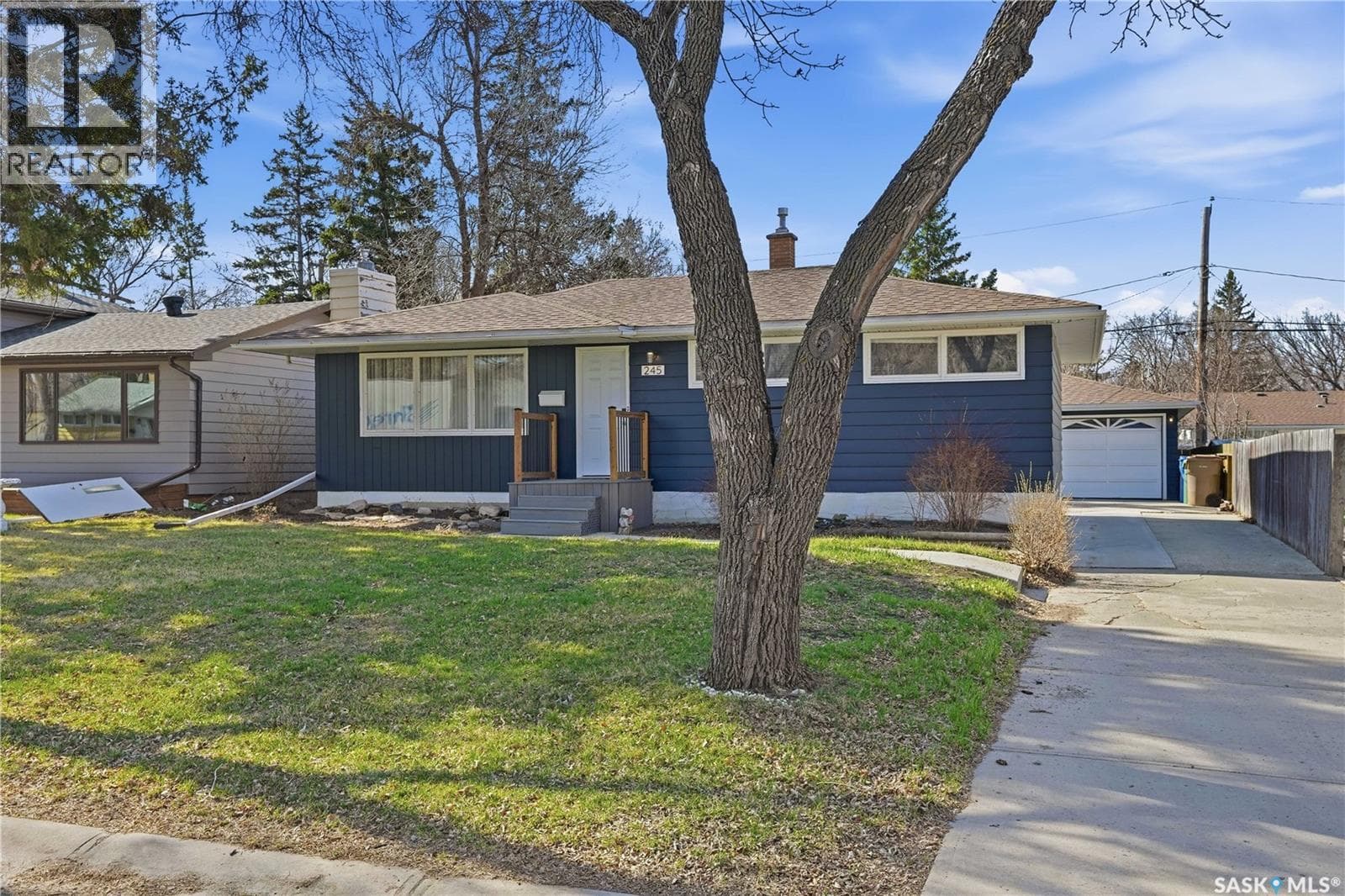 245 Orchard CRESCENT — photo 2