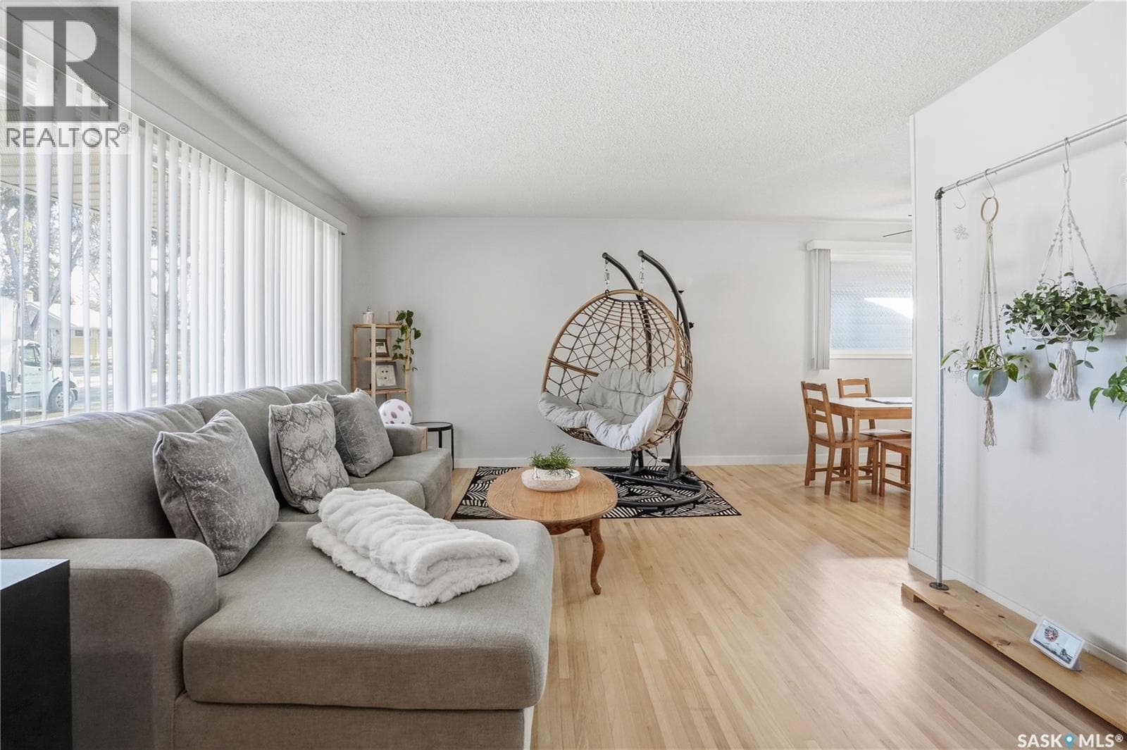 245 Orchard CRESCENT — photo 4