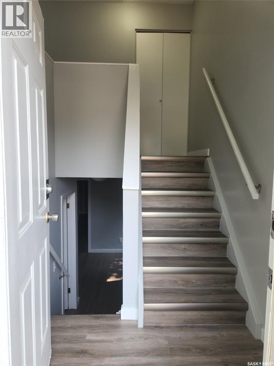 3615-3617 Fairlight DRIVE — photo 3