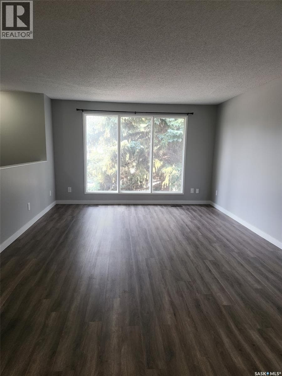 3615-3617 Fairlight DRIVE — photo 4