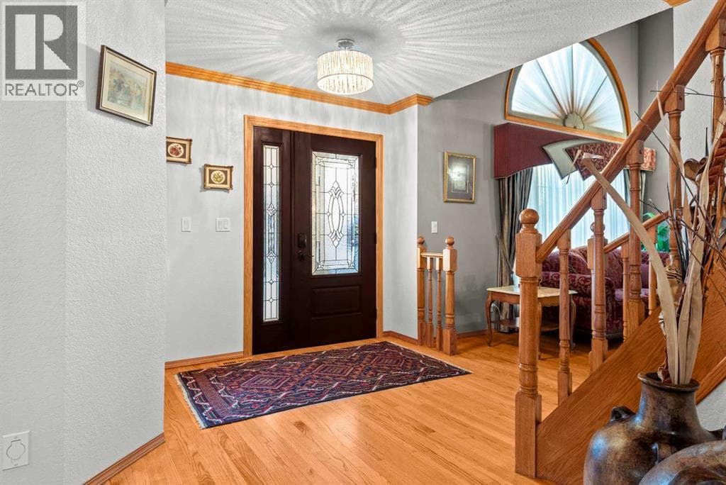 814 8 Street NE — photo 3