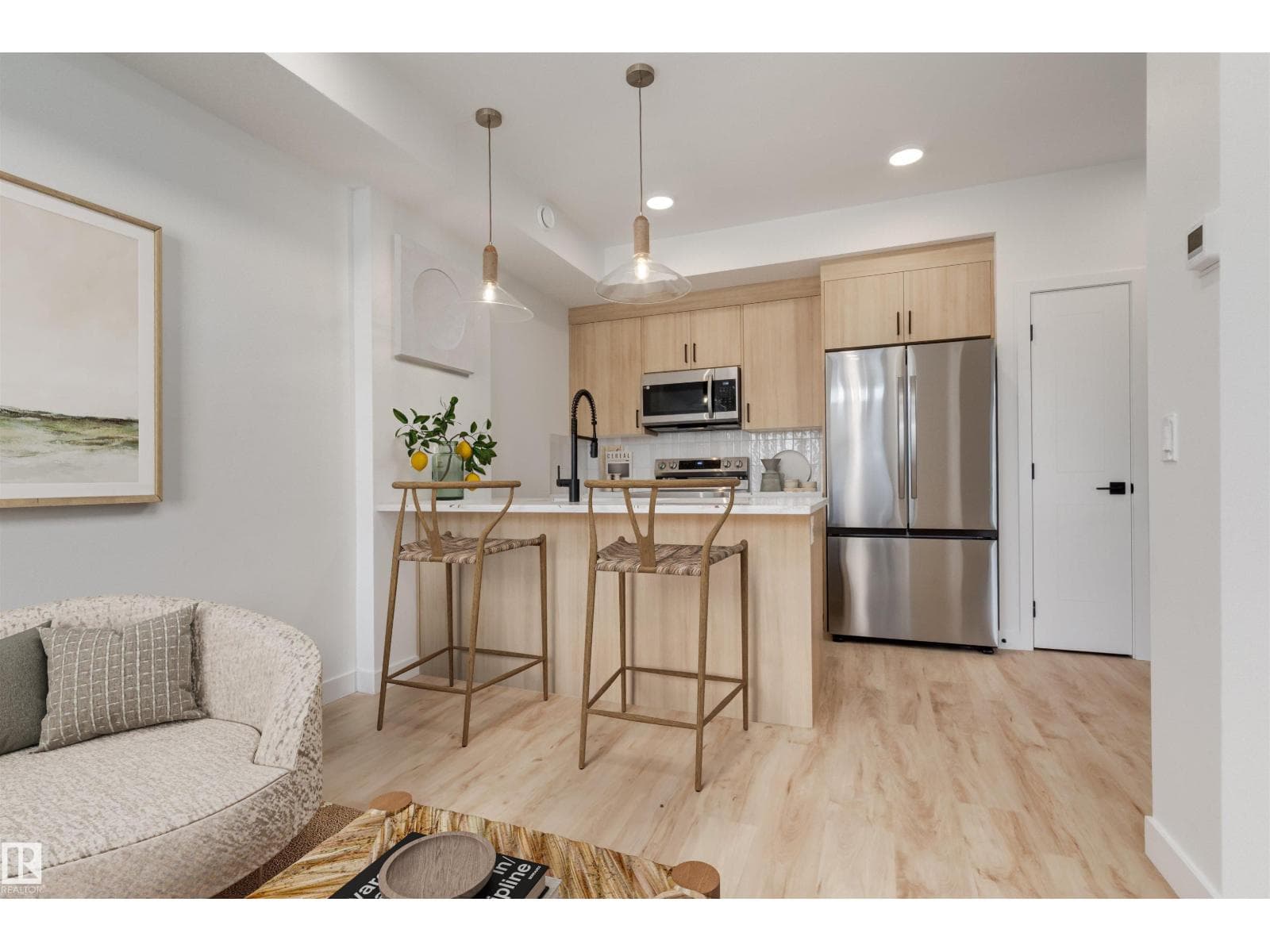 #24 16231 19 AV SW