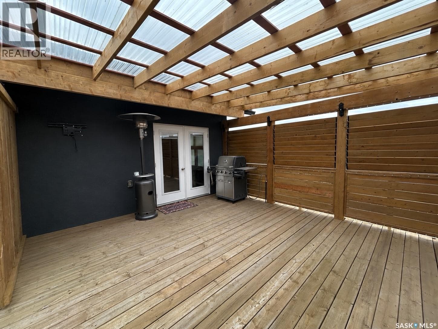 214 Elizabeth STREET — photo 3