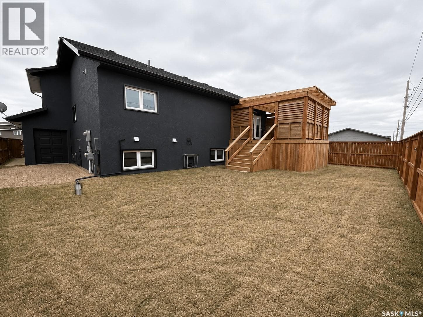 214 Elizabeth STREET — photo 2