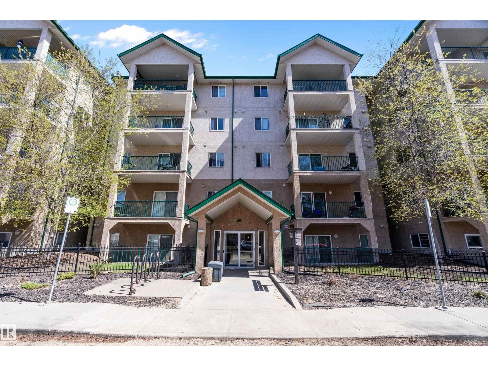 #325 11325 83 ST NW