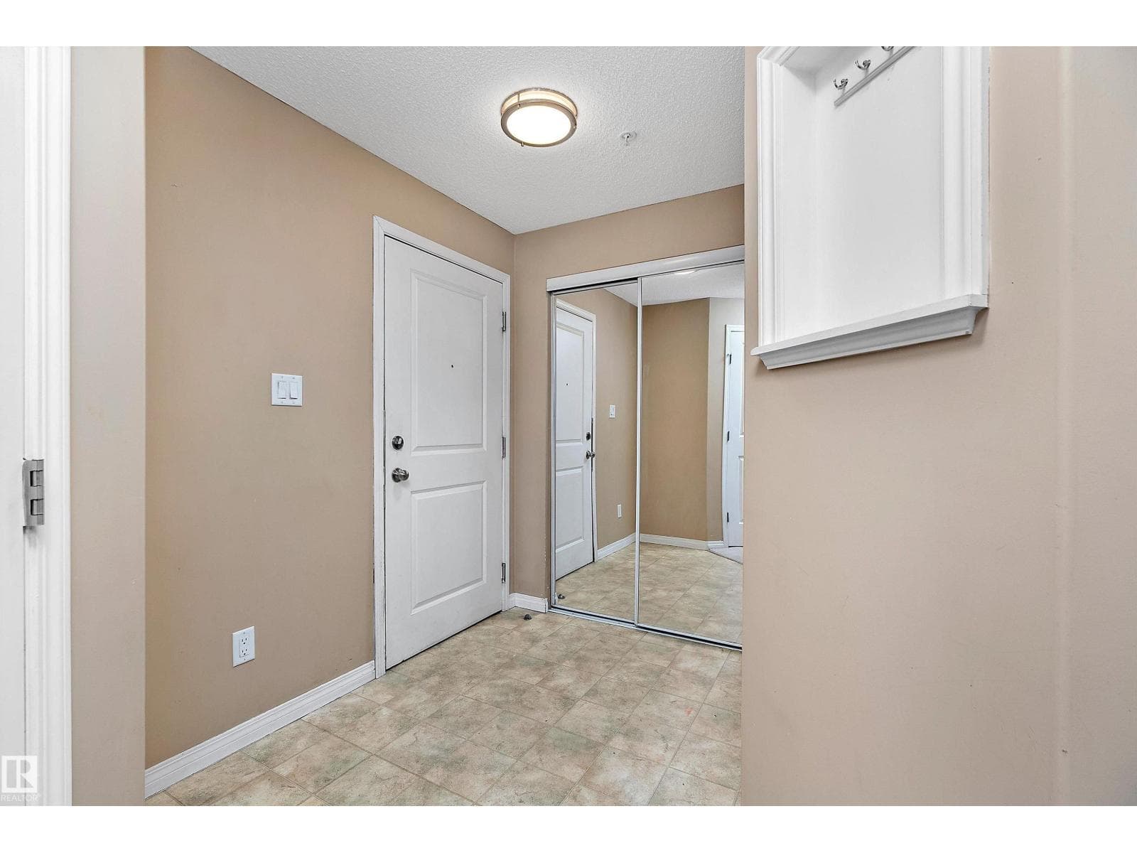#325 11325 83 ST NW — photo 4