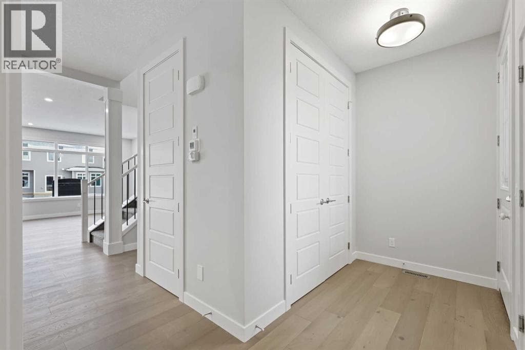 8 Topaz Place — photo 3