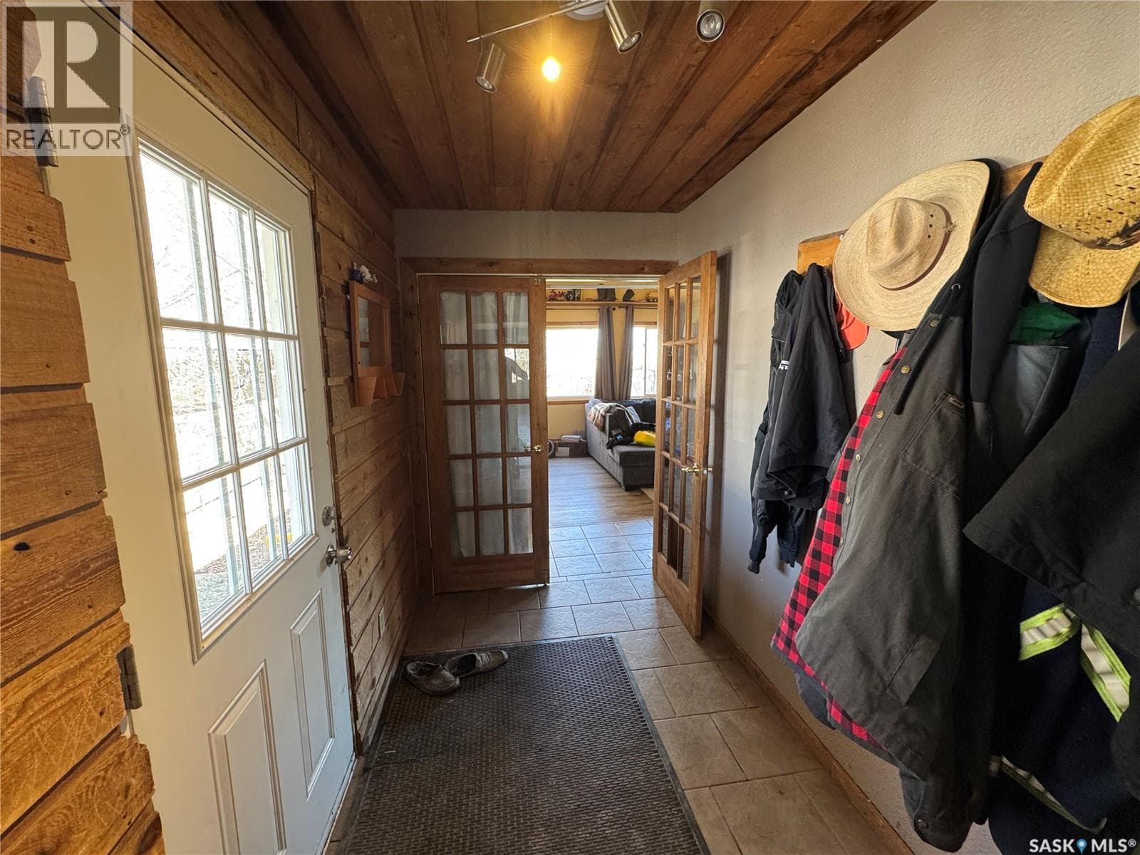 381 2nd STREET — photo 2