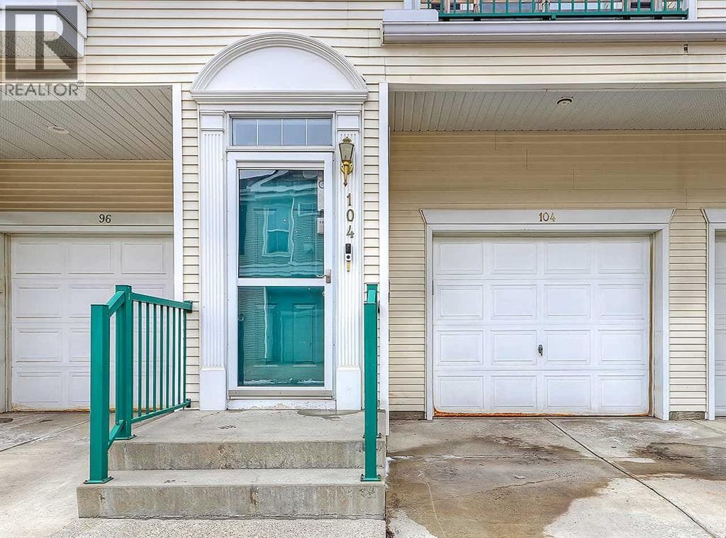 104 Prestwick Gardens SE — photo 4