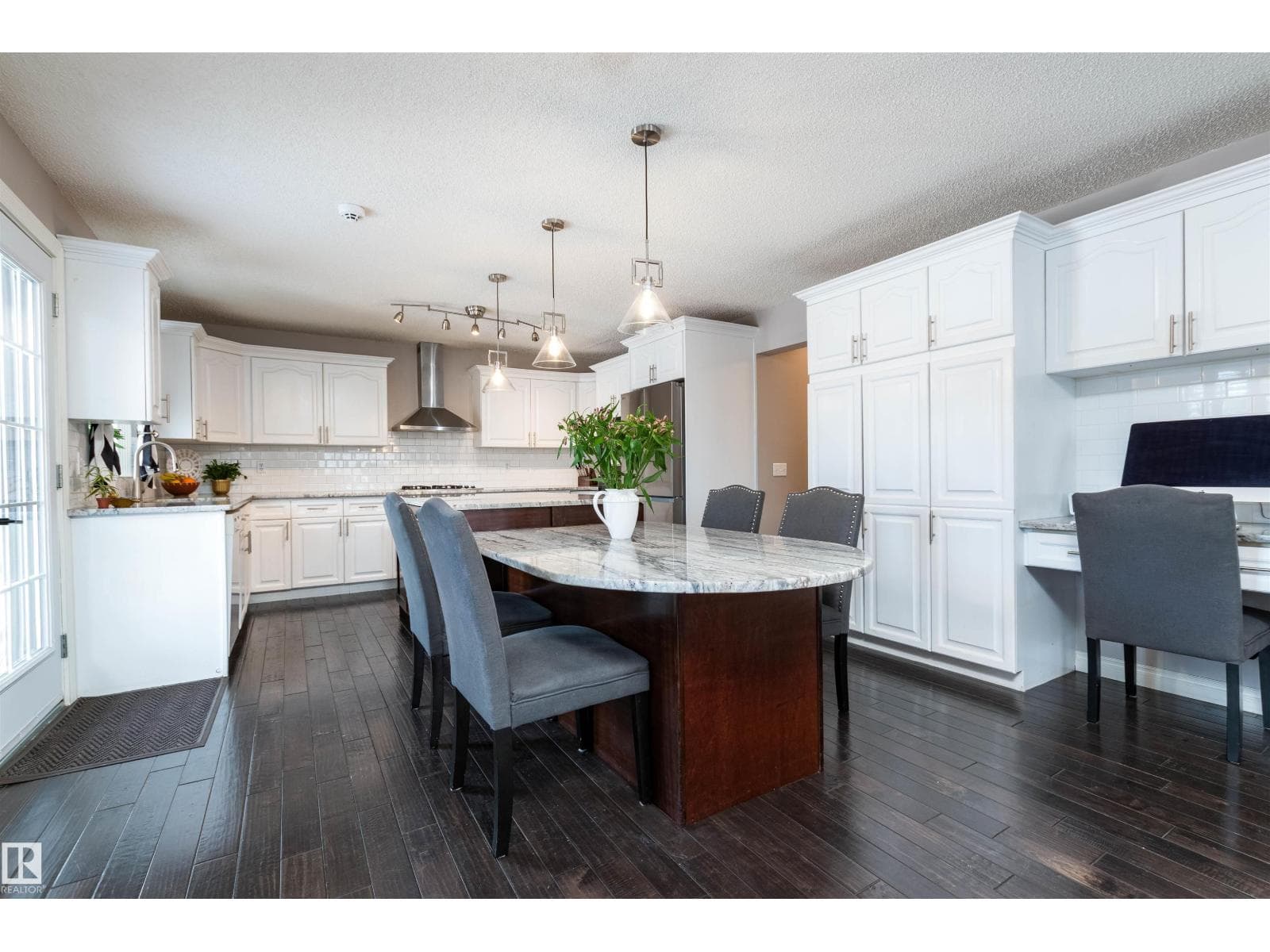 730 ESTATE DR — photo 5