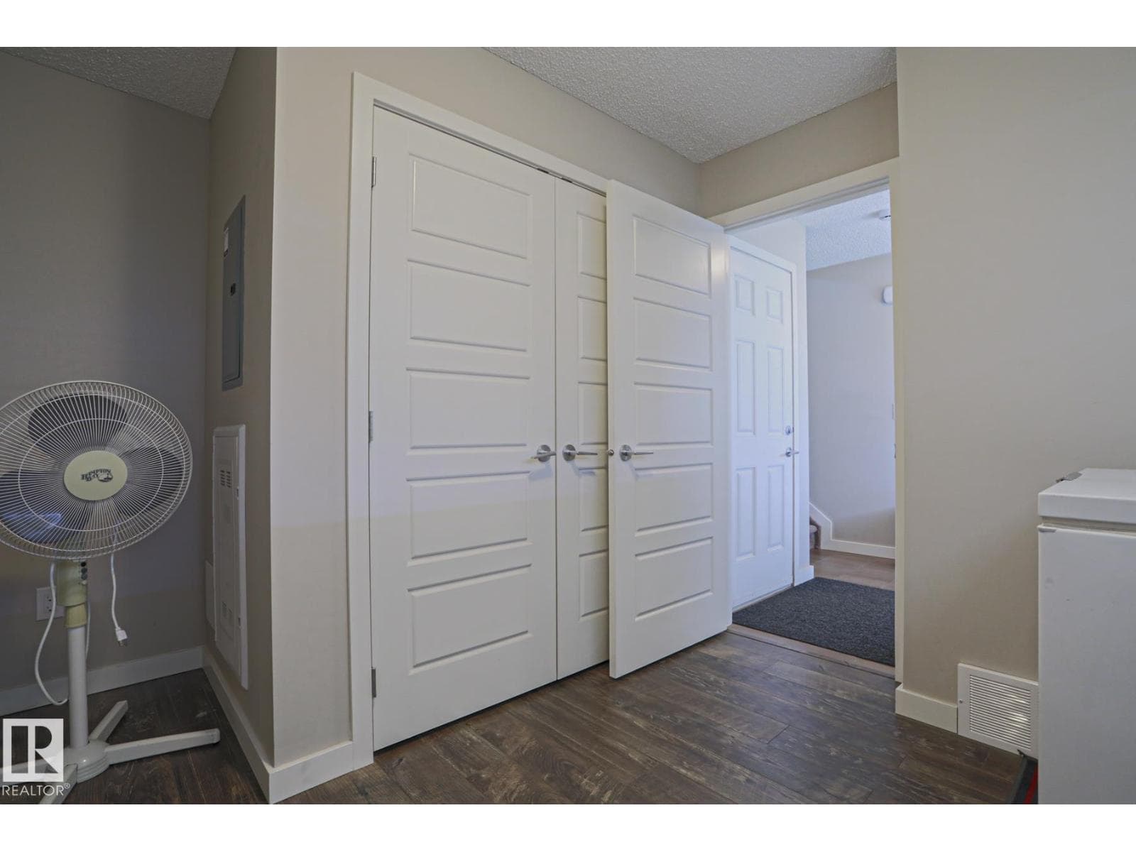1622 33A ST NW NW — photo 3