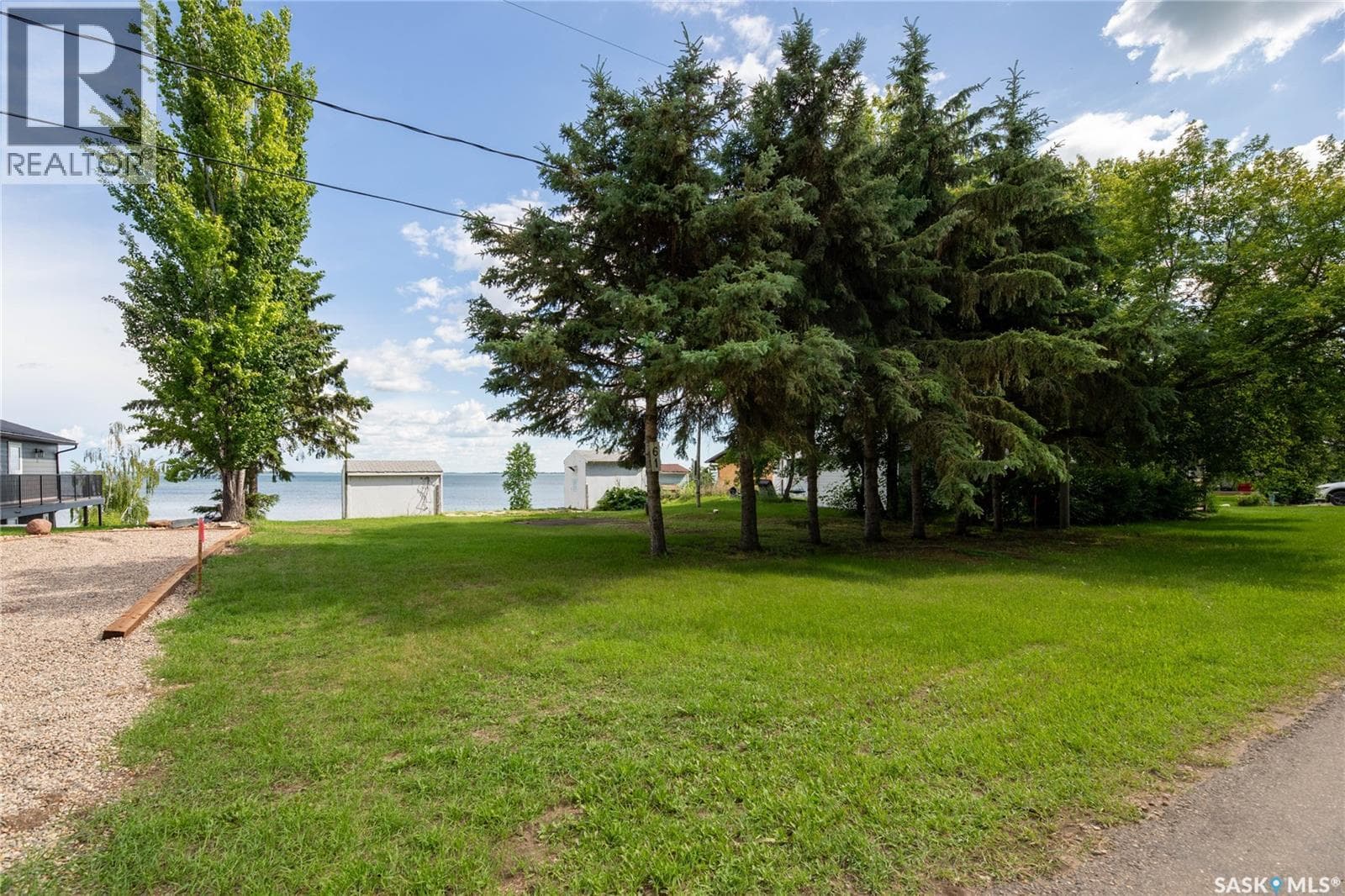 61 Lake AVENUE — photo 3