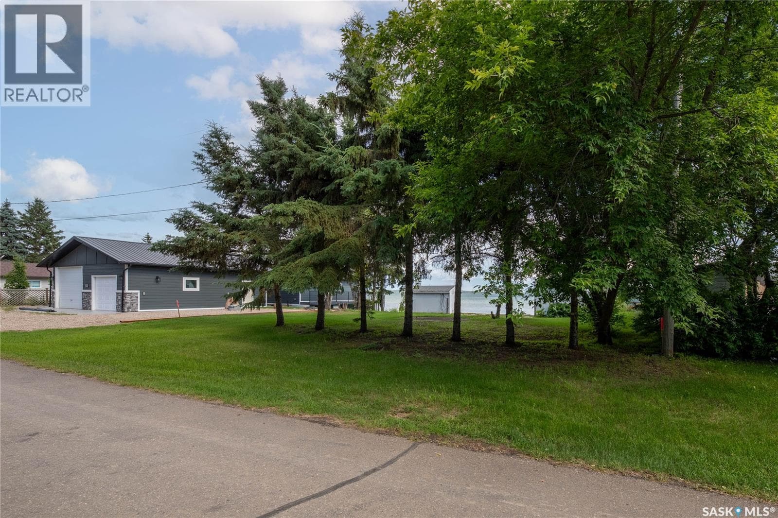 61 Lake AVENUE — photo 4