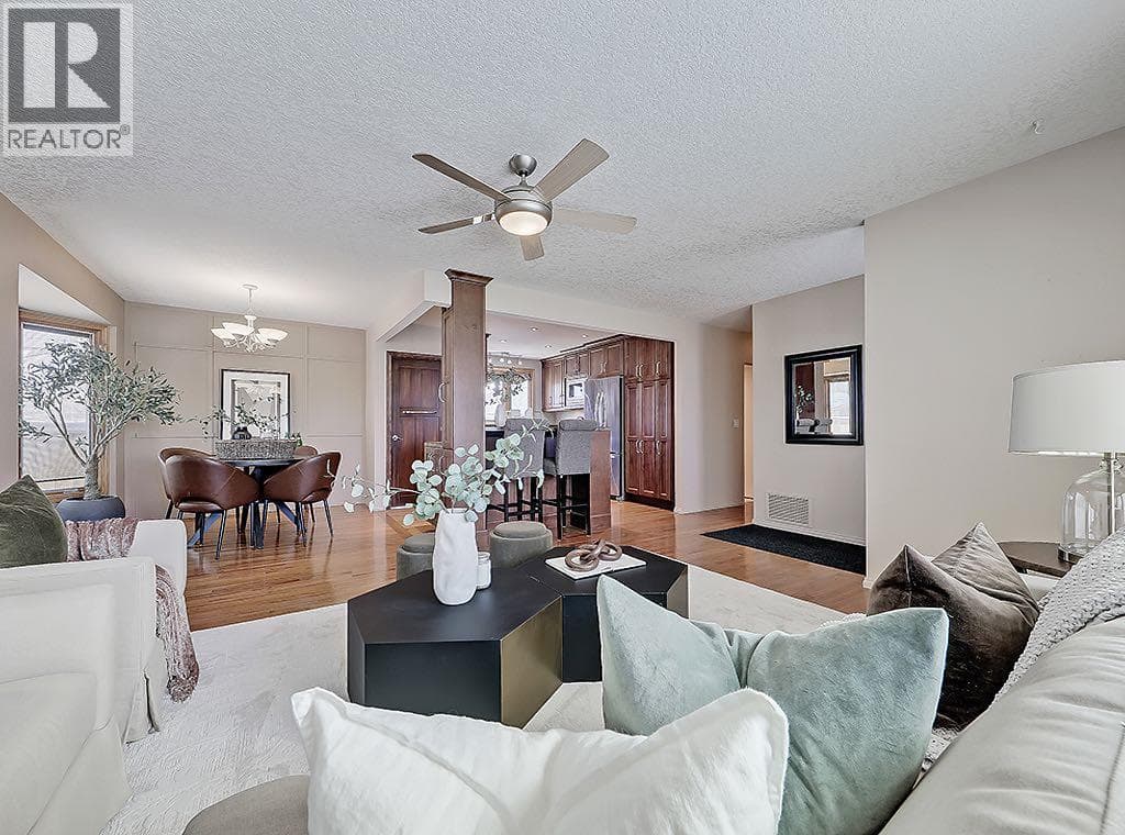44 Granlea Place SW — photo 5