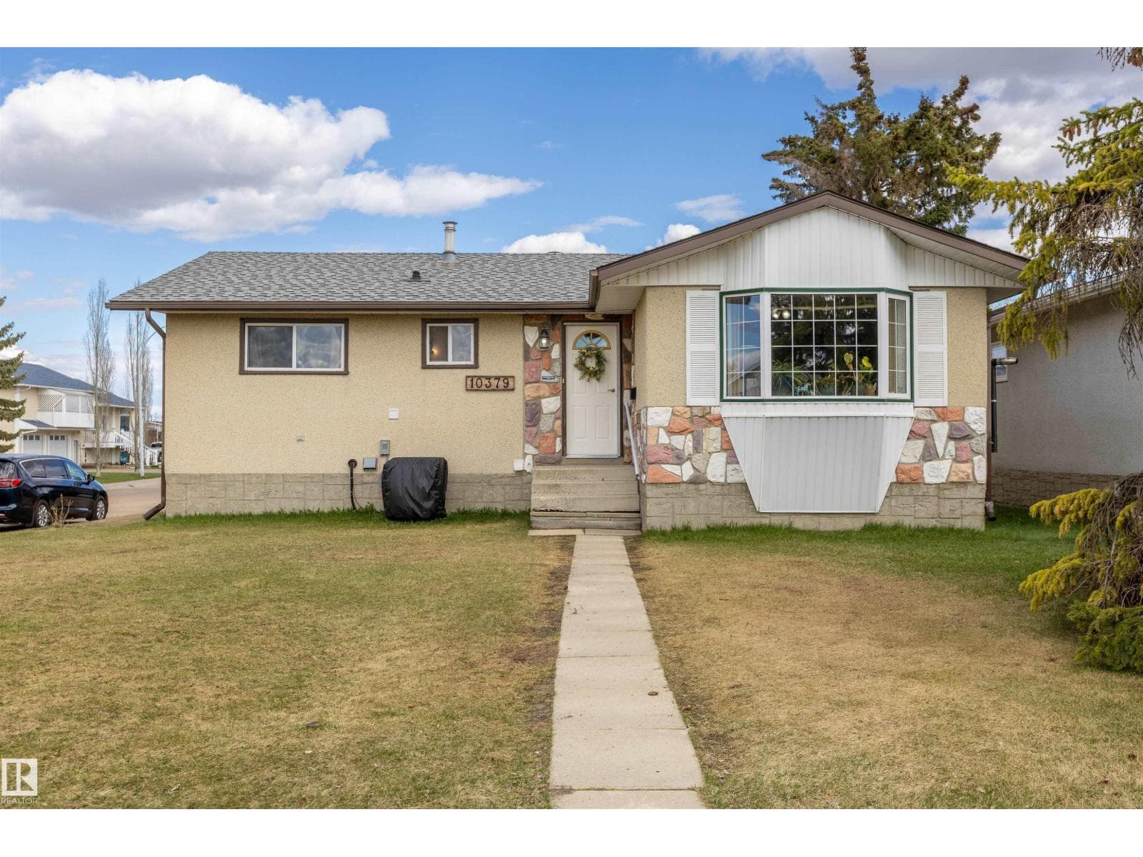 10379 108 AV — photo 2