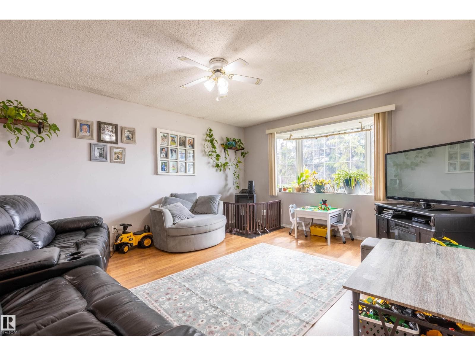 10379 108 AV — photo 5
