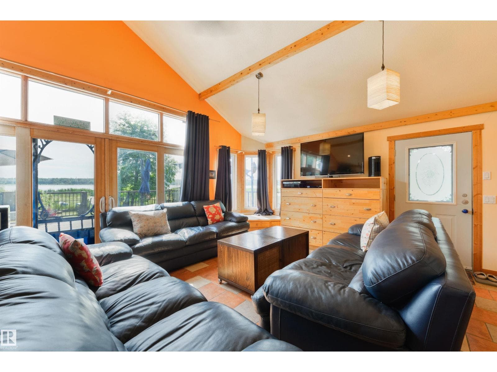 113 BAYVIEW DR — photo 5