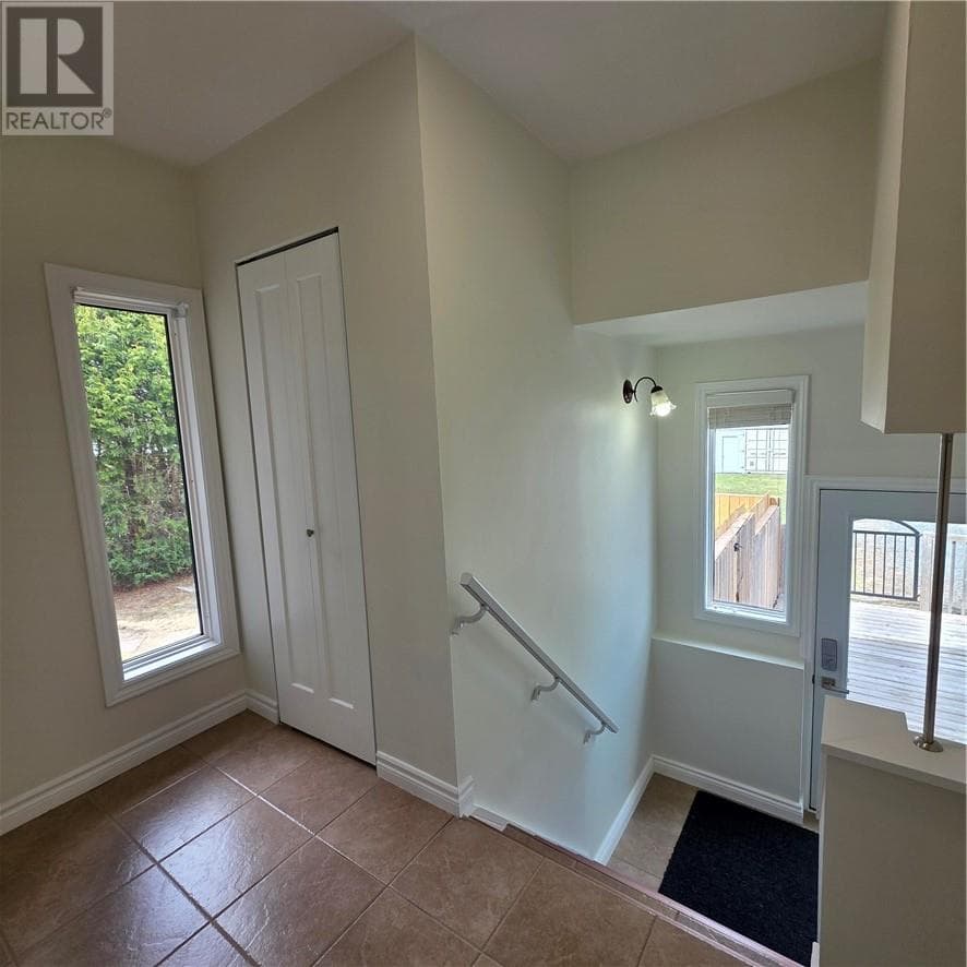 3225 PARKDALE Crescent — photo 3