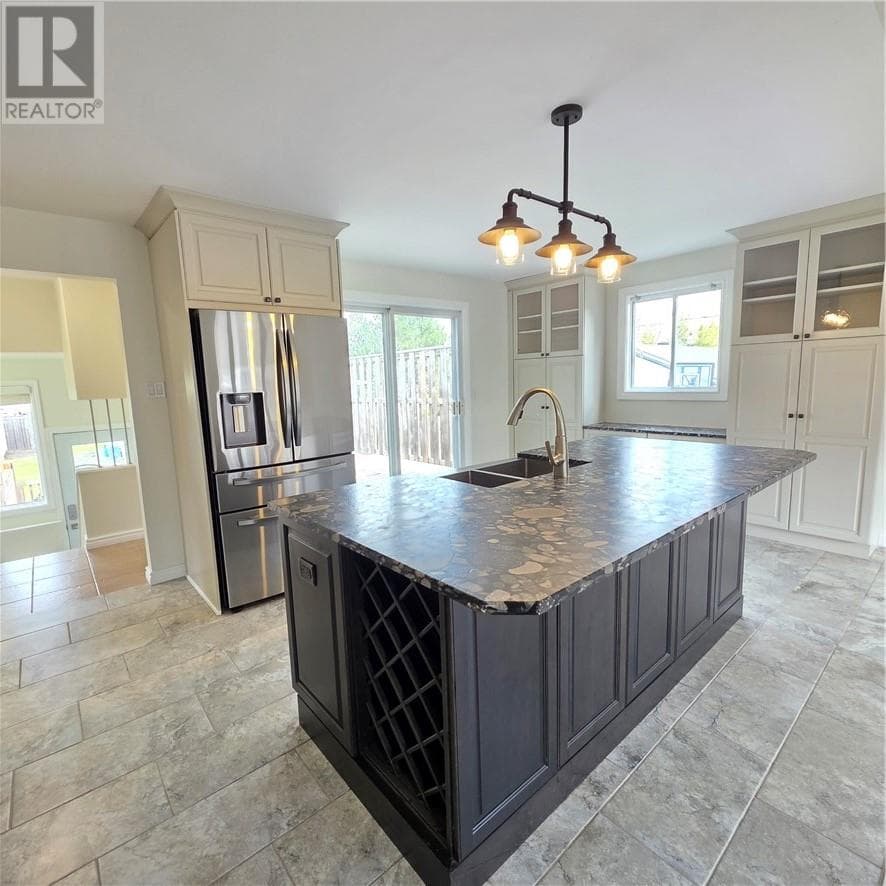 3225 PARKDALE Crescent — photo 4