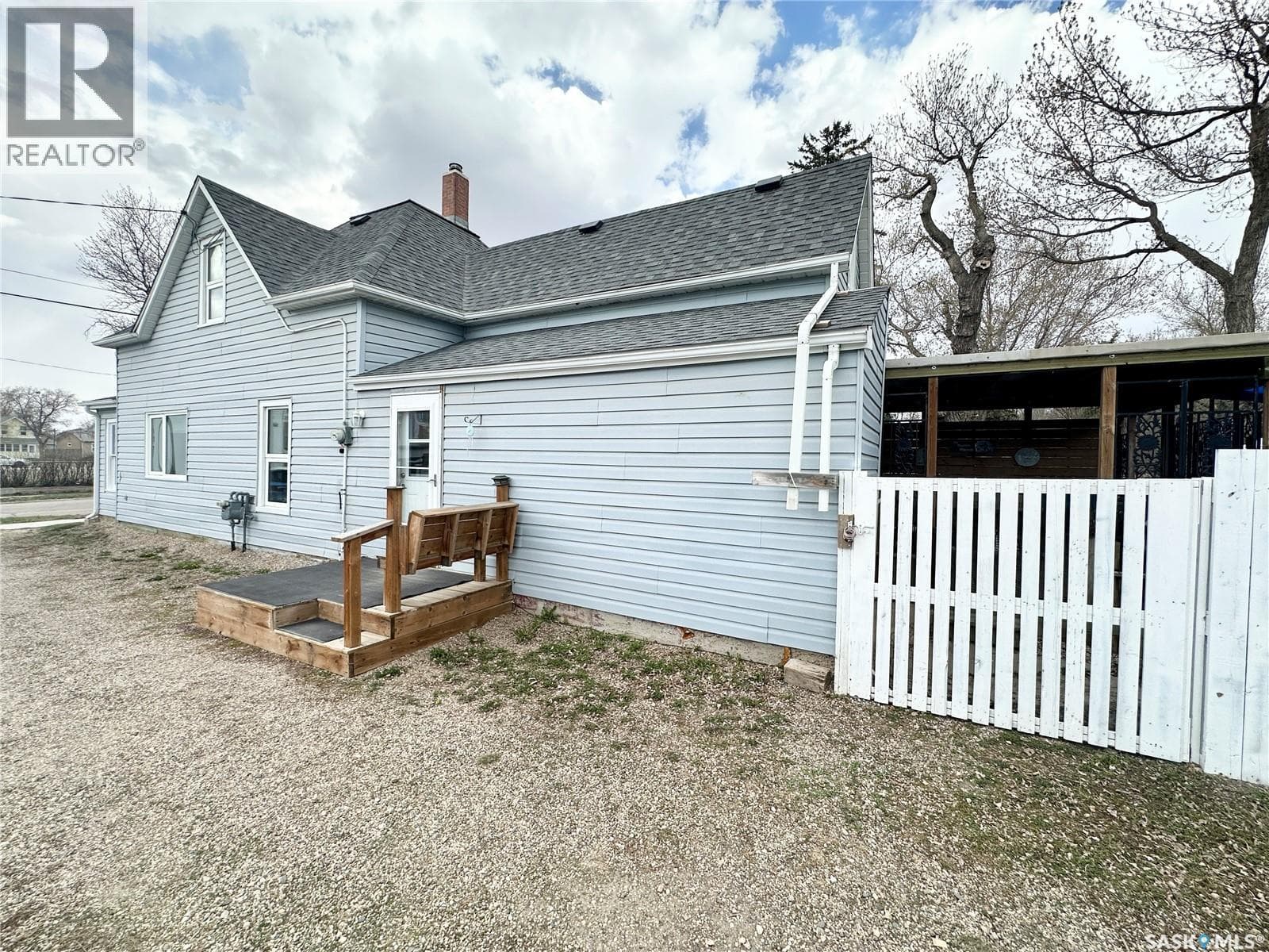 212 Foster STREET — photo 3