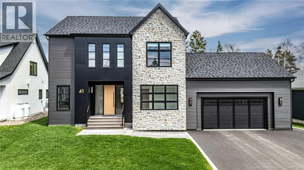 41 Boxwood Lane