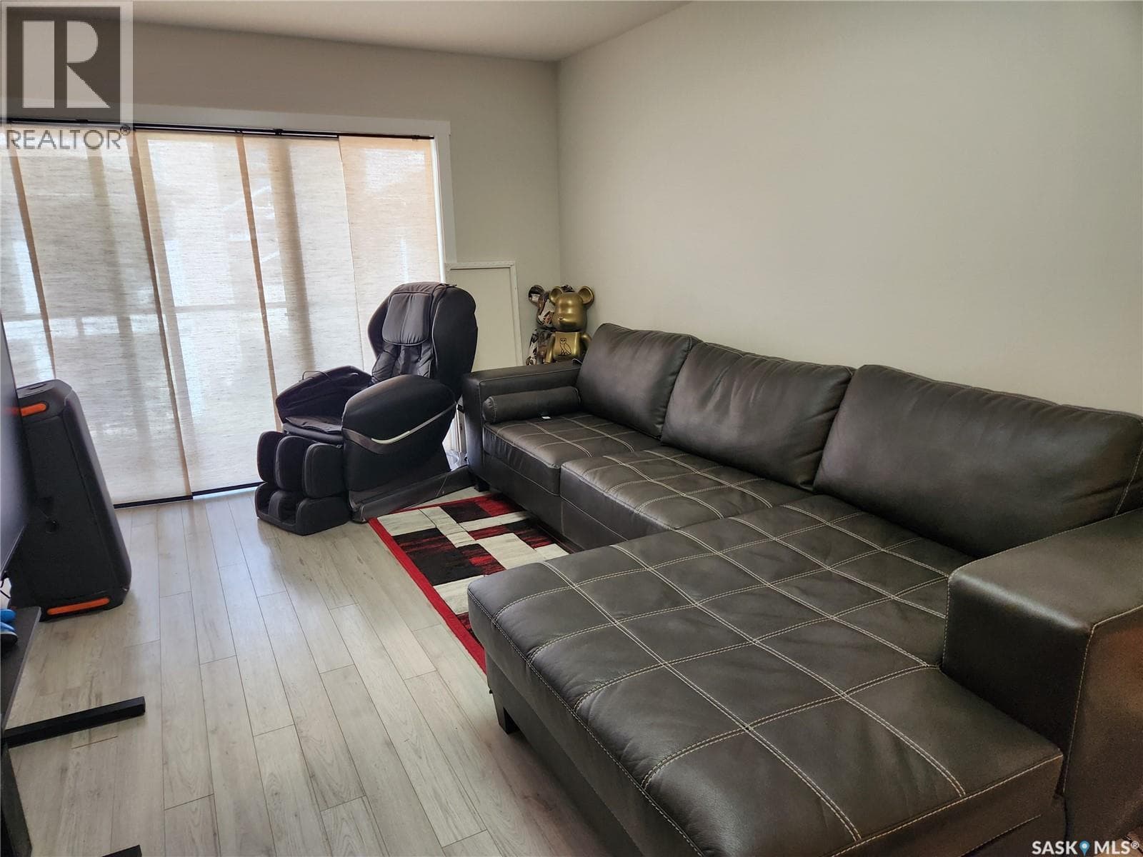 212 315 Dickson CRESCENT — photo 4