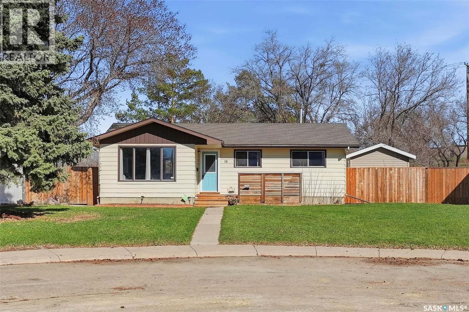 18 Mackie CRESCENT — photo 2