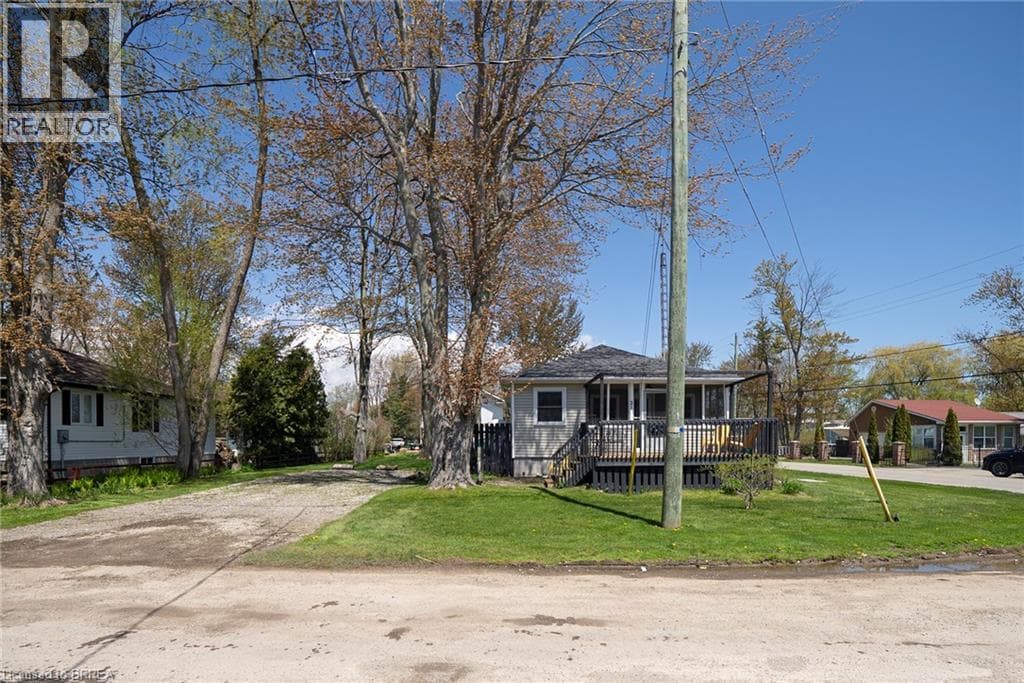 21 FERRIS Street