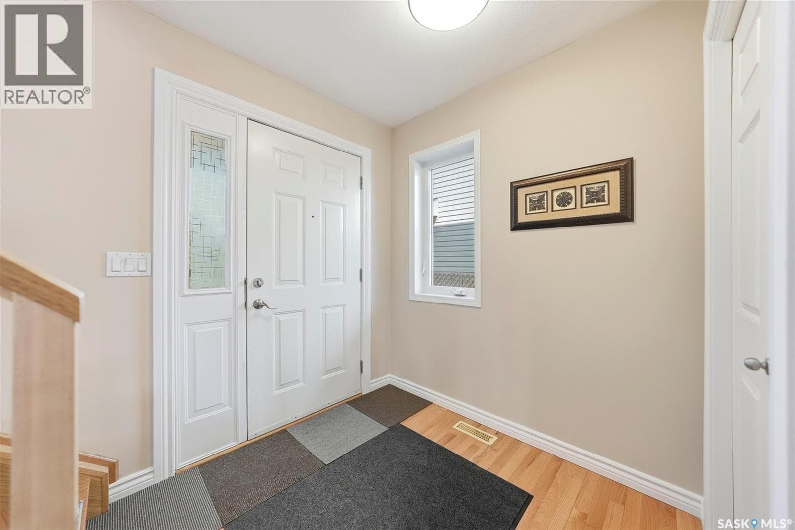 463 Buckwold COVE — photo 3