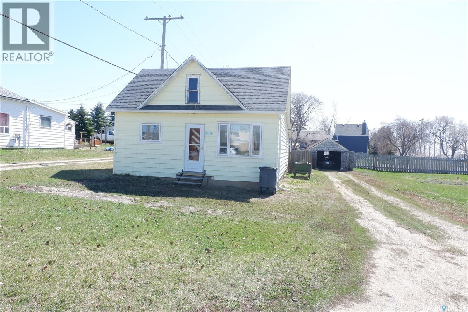 110 Railway AVENUE E