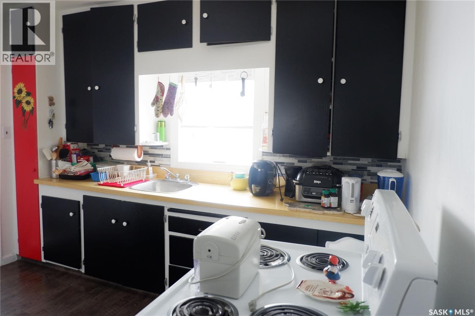 110 Railway AVENUE E — photo 5