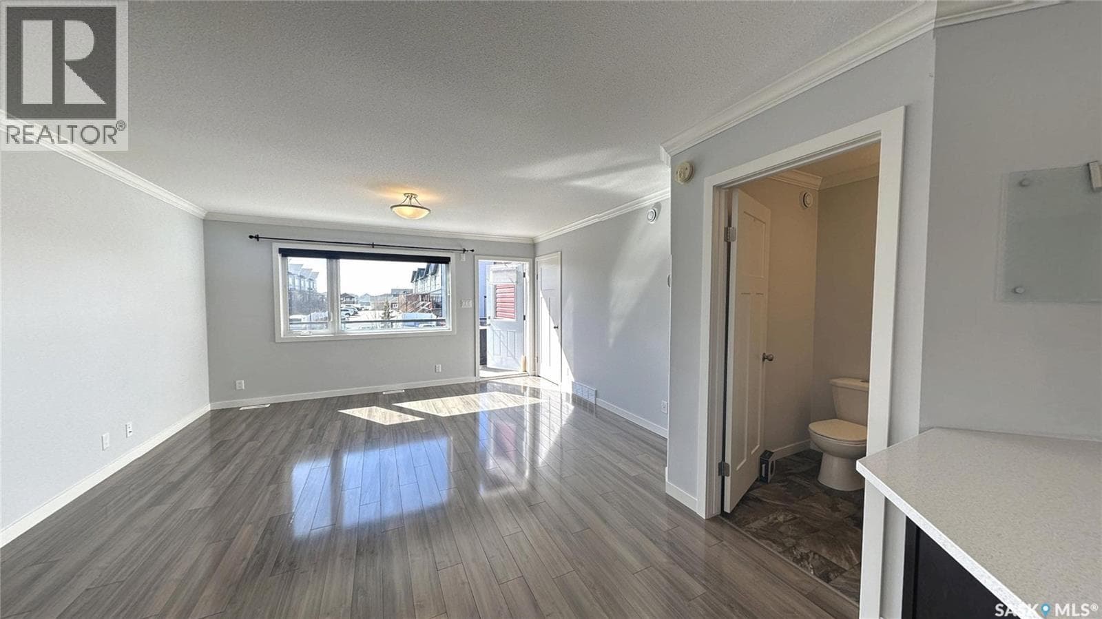 271 250 Akhtar BEND — photo 5