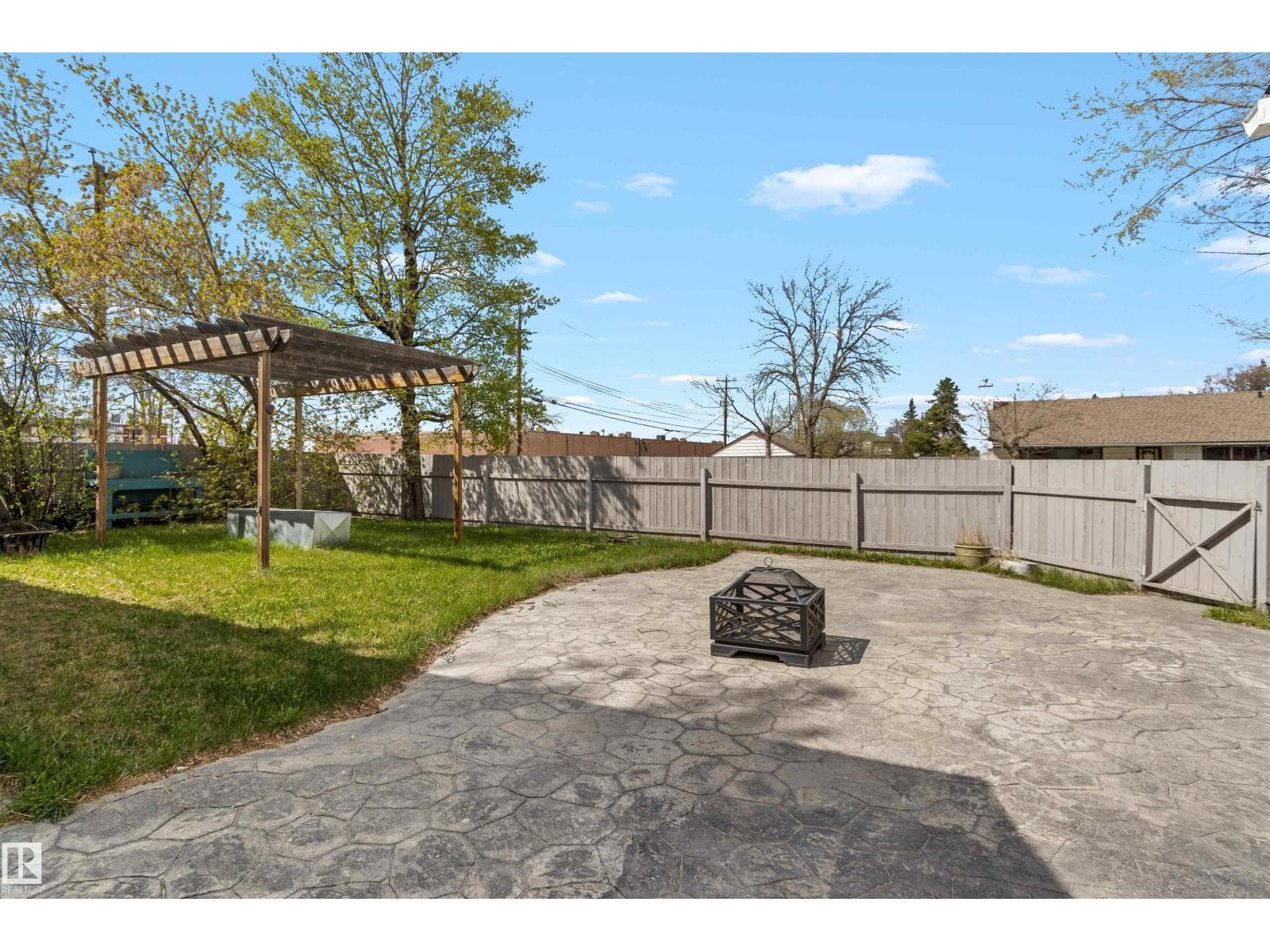 4903 52 AV — photo 3