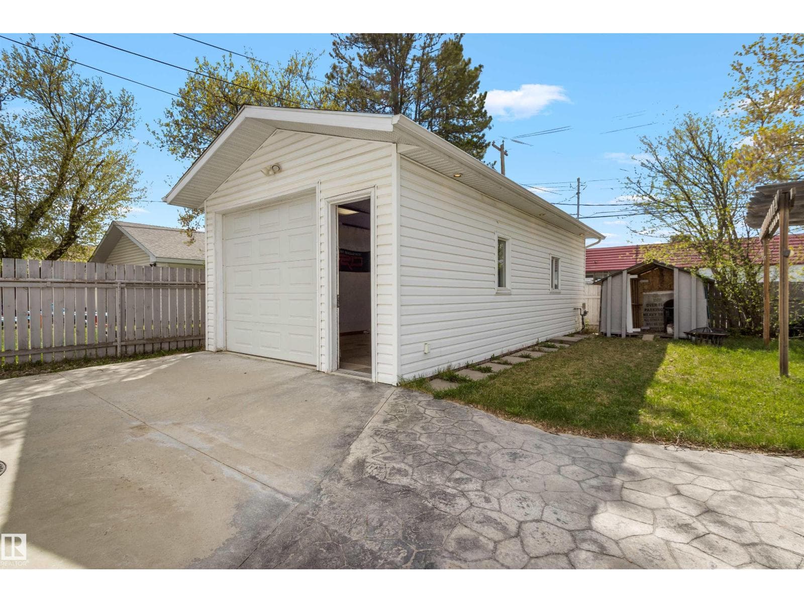 4903 52 AV — photo 5