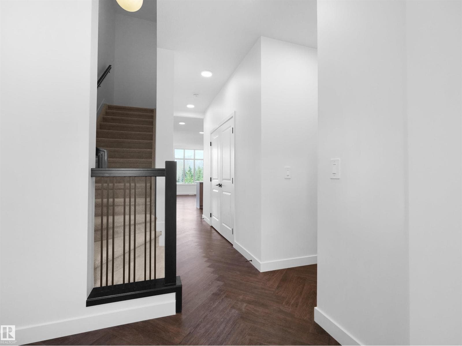 20624 43 AV NW — photo 3