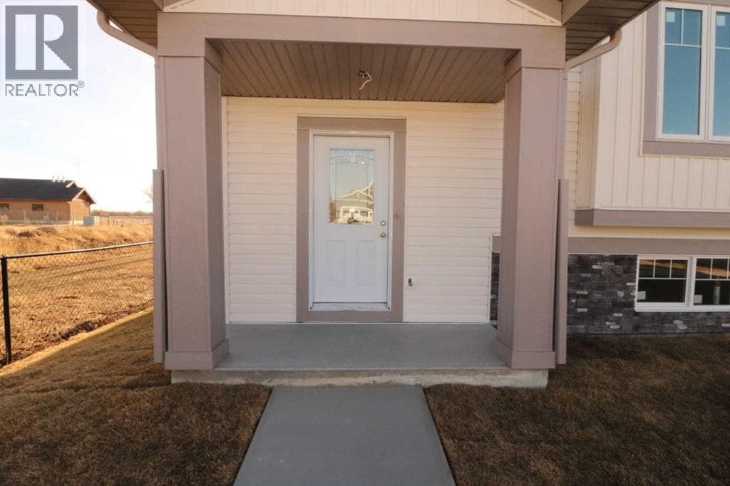 447 Henricks Drive — photo 2