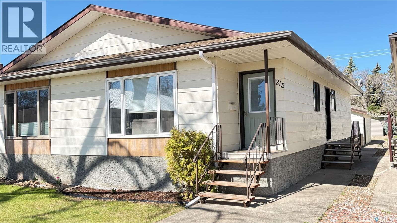 213 Maple STREET