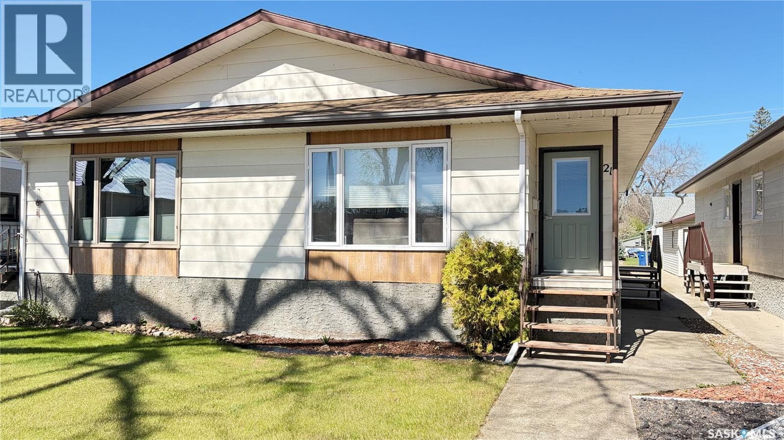 213 Maple STREET — photo 2