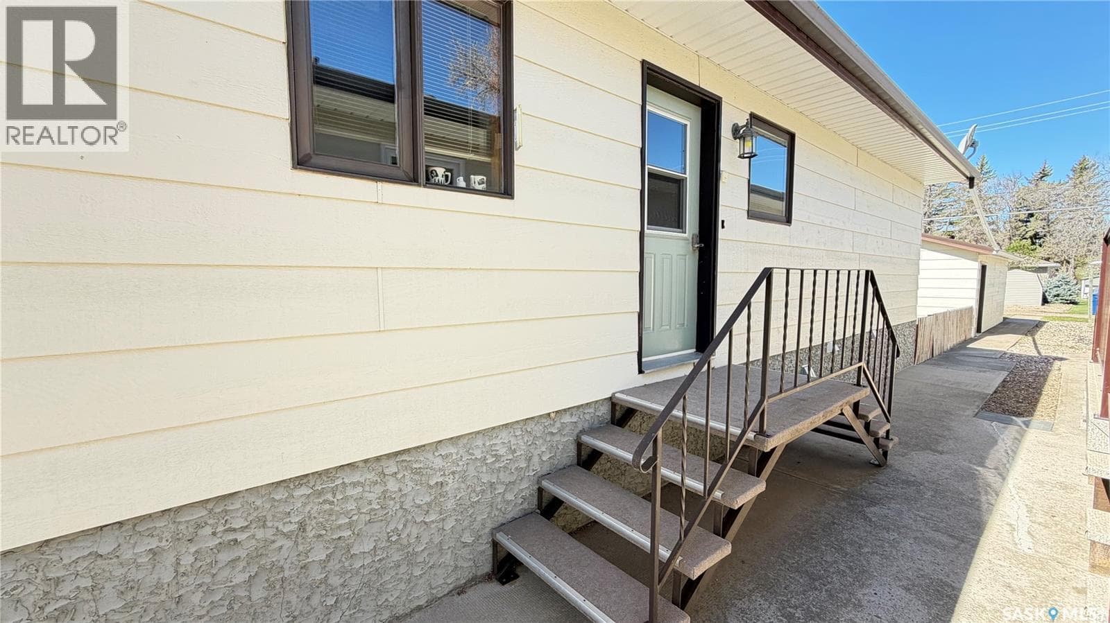 213 Maple STREET — photo 3