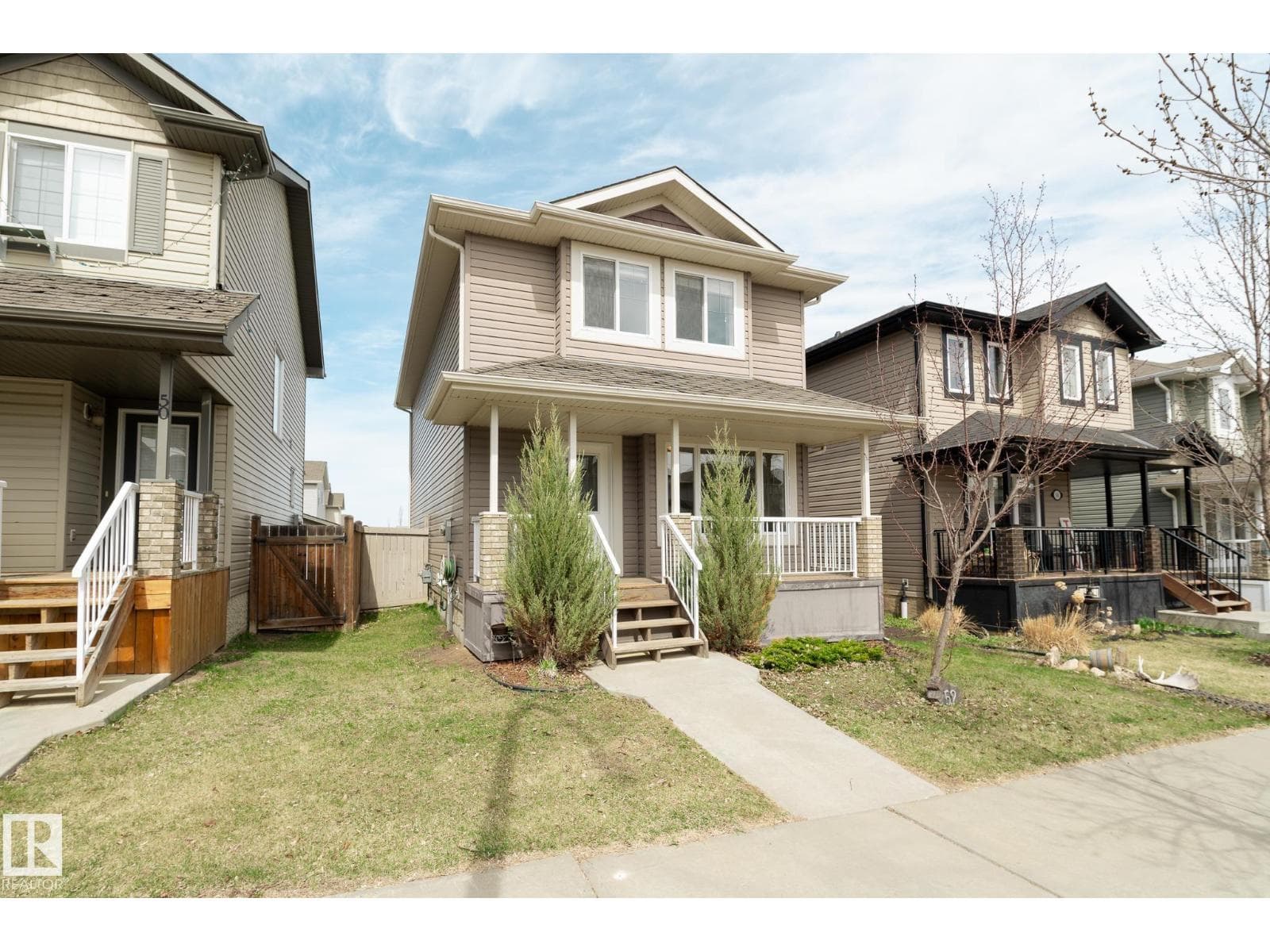 52 VIVIAN WY