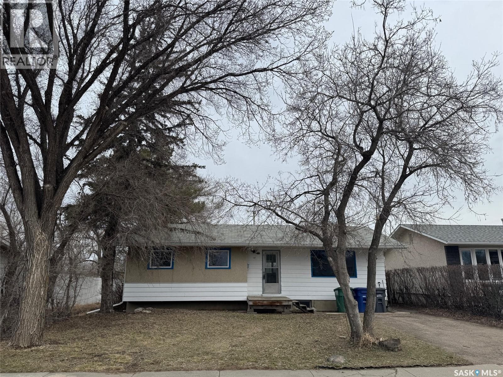 190 CARLETON DRIVE — photo 3