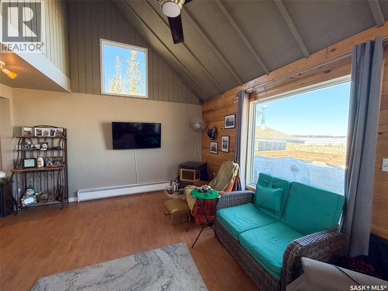 Meeting Lake Cabin — photo 2