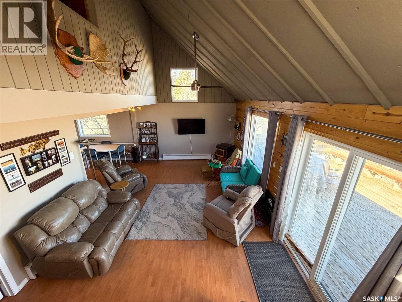 Meeting Lake Cabin — photo 3