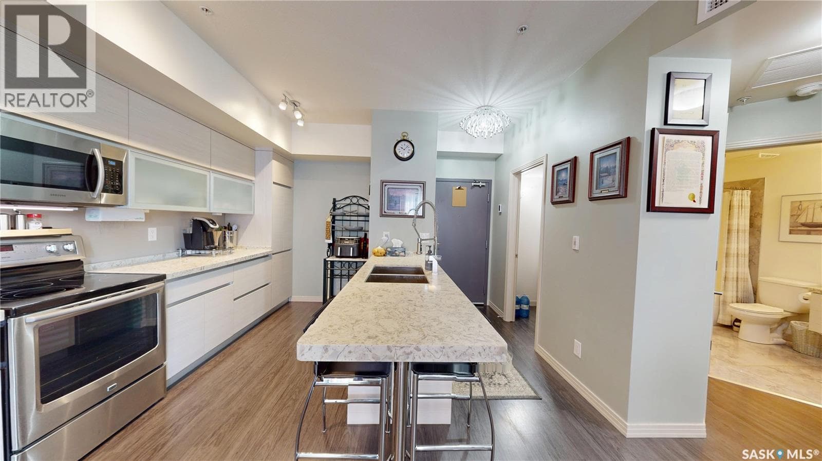 205 223 Evergreen SQUARE — photo 4