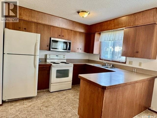208 2nd STREET NE — photo 4